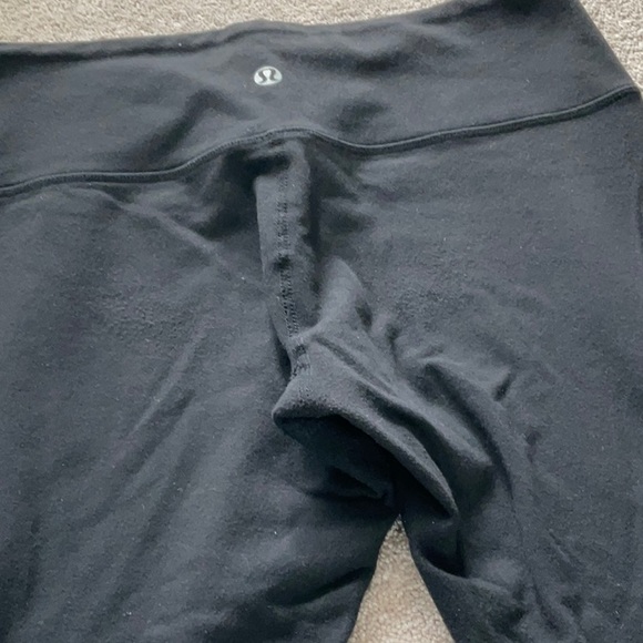 Lululemon capri pant size 6 black - Picture 5 of 6